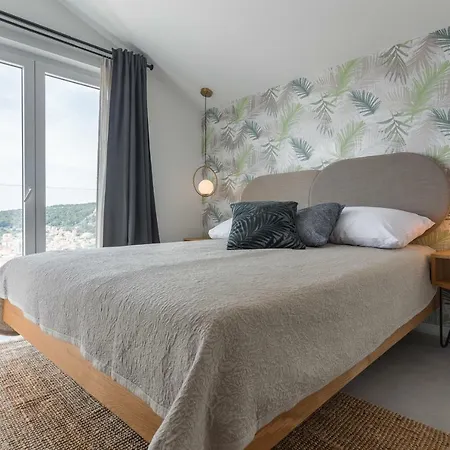 ゲストハウス Hvar View フヴァル