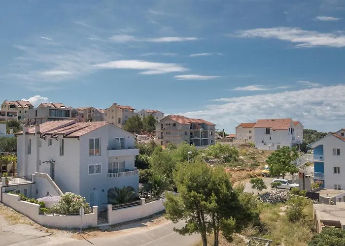 Konukevi Hvar View 4*