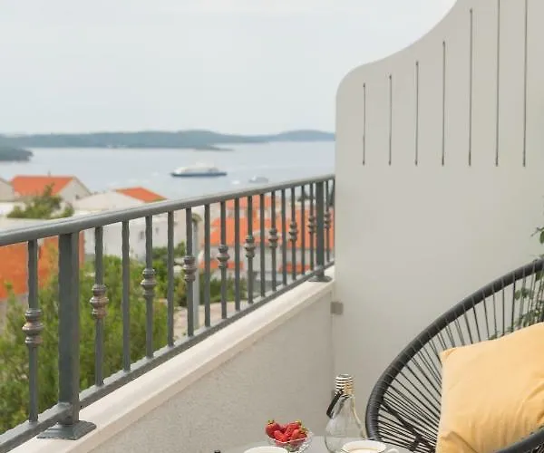 Gasthuis Hvar View 4*